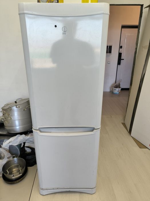 Продам холодильник