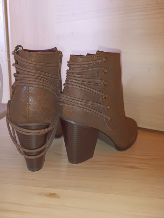 Боти 39 номер Creeks, нови