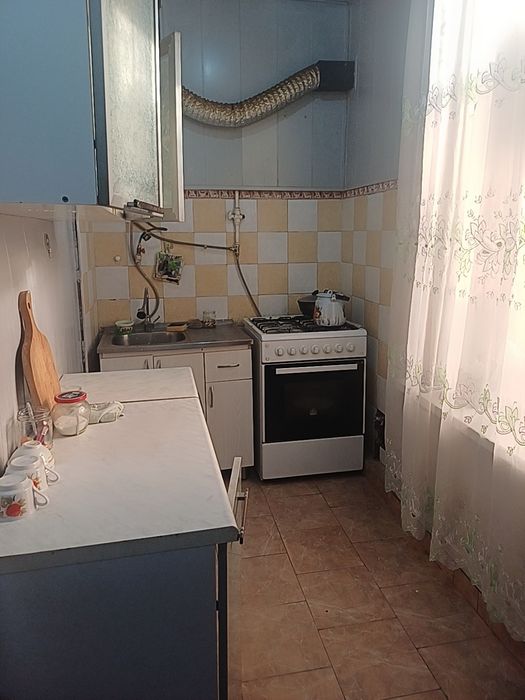 Свря 2 комнатная  квартира с двориком