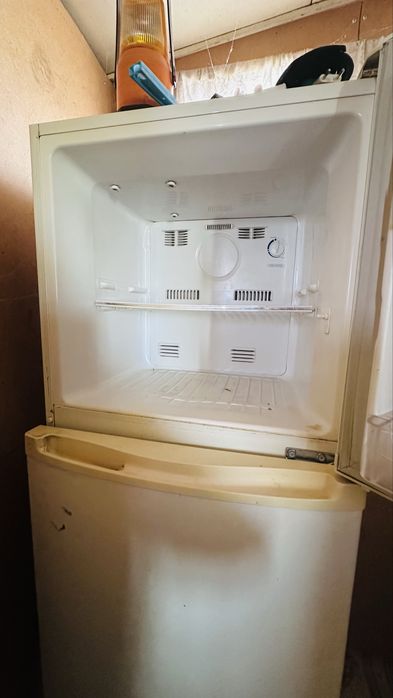 продается холодилник