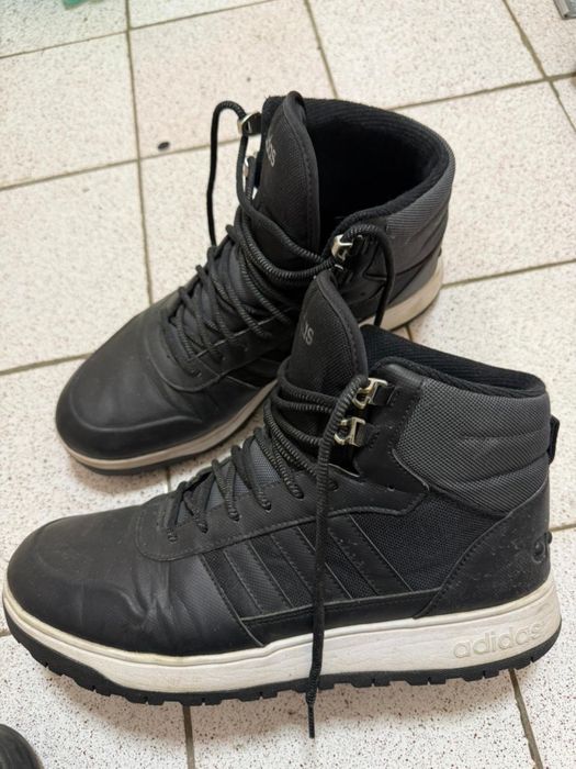 Обувь разная цена одна