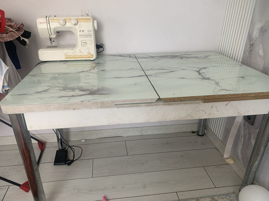 Стол кухный раздвижной мрамор