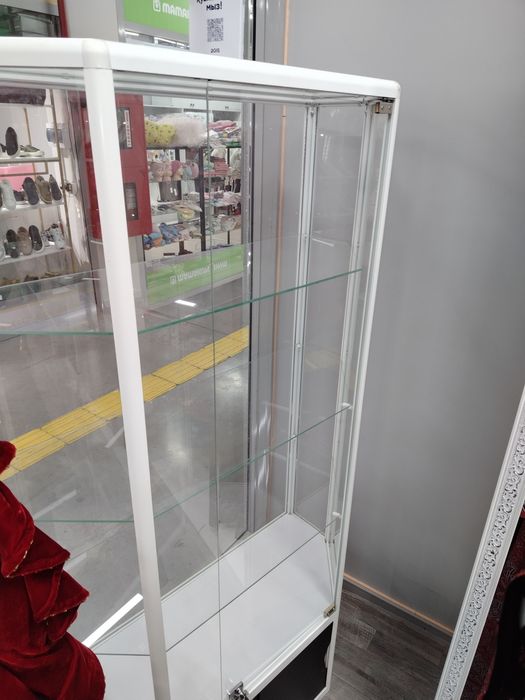 витрина стеклянная