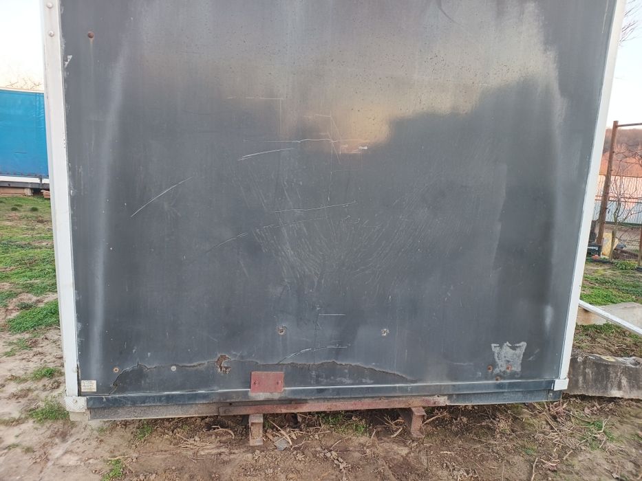 Caroserie, cub depozit