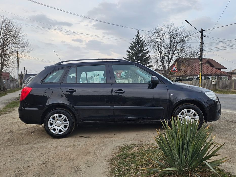 Vând skoda fabia 2009