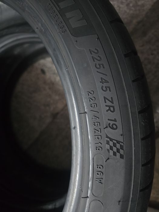 Michelin 225/45 R19 96W vară