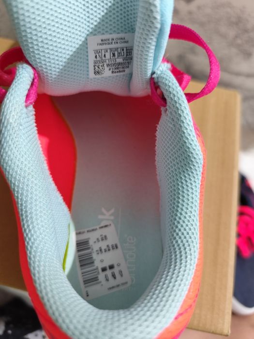 Новые кроссовки Reebok