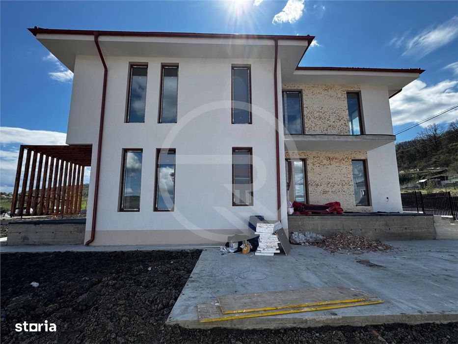 Casa Individuală ,120 mp utili,teren 702 mp, situata in Chinteni!