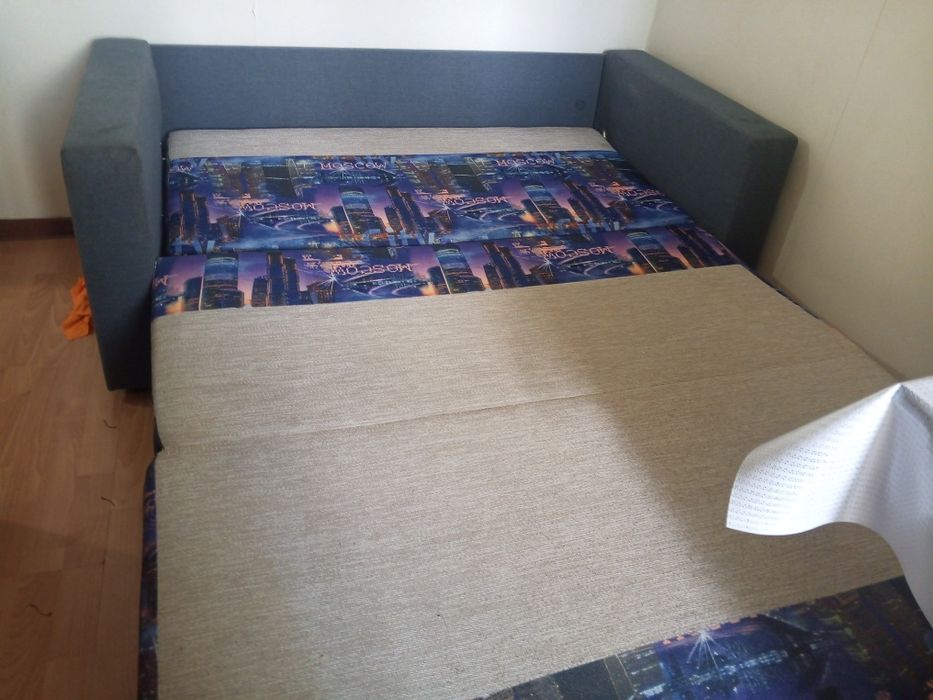 Раскладной диван.