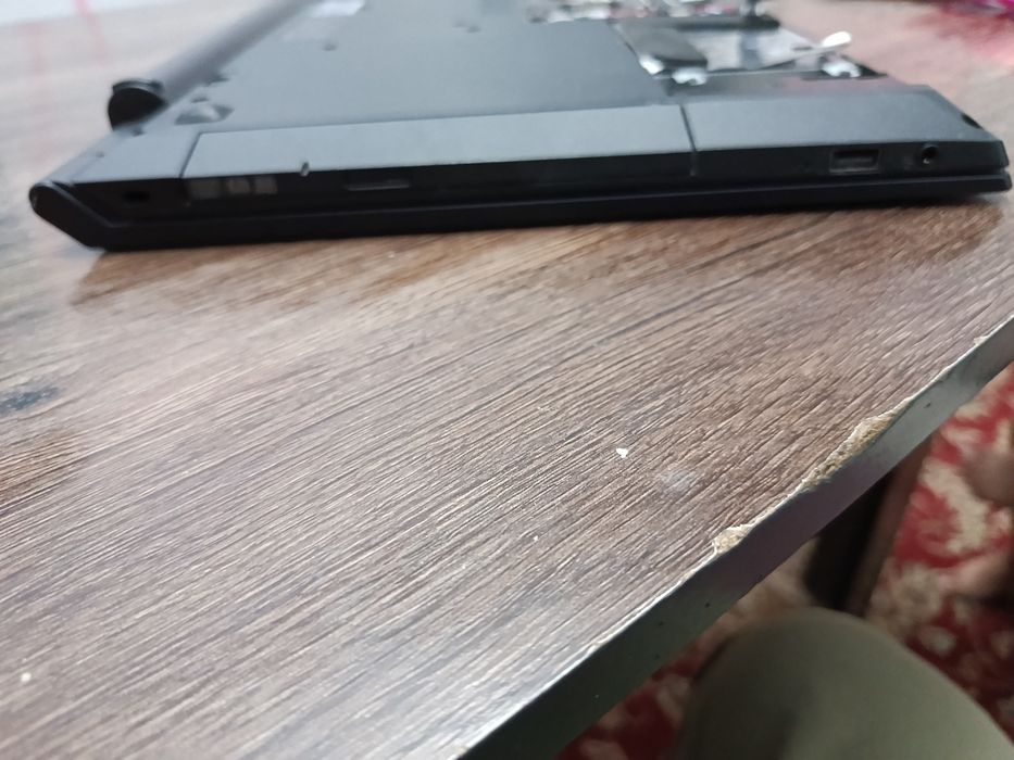 Lenovo B59-70 SSD buzilgan SSD-накопитель Lenovo B59-70 сломан.