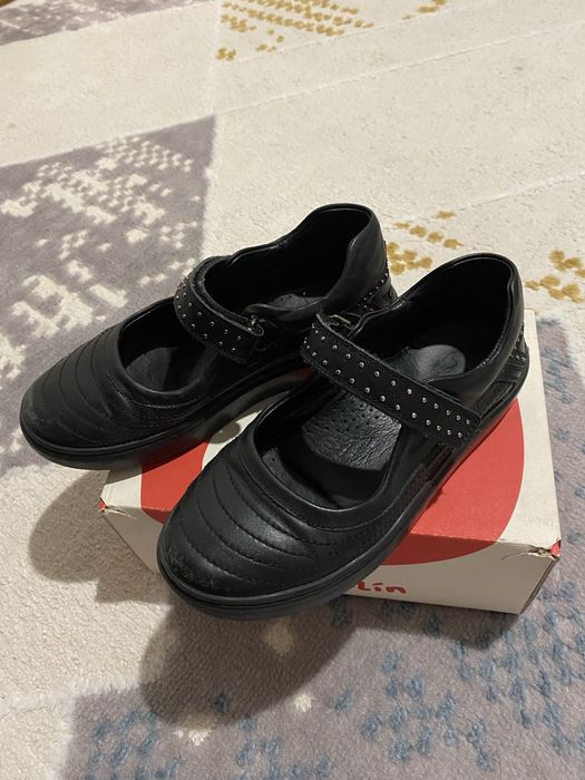 2 пары обуви 31 размера