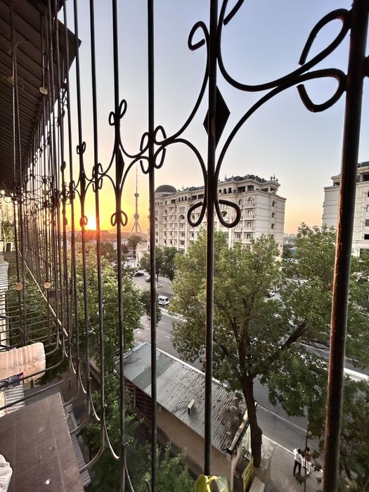 Срочно продаётся квартира . Адрес бадамзар натариус, своя.