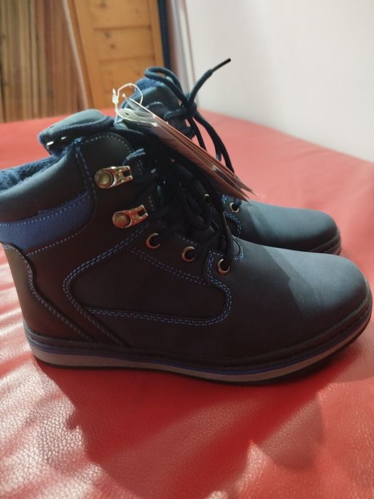 Новые ботинки на мальчика