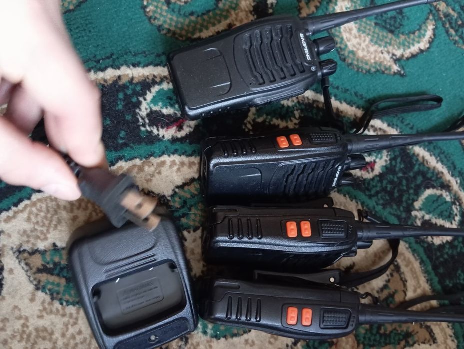 Продам рации 4штуки