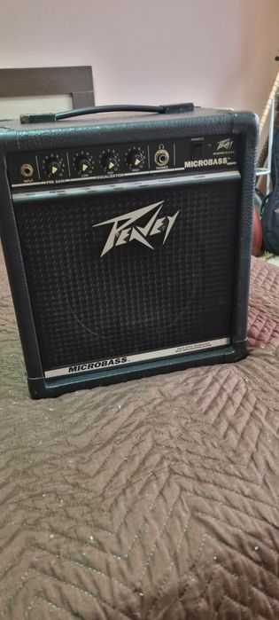 Продавам  китарно кубе Peavey