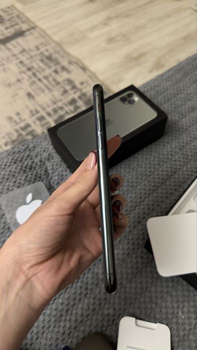 Продам iPhone 11 pro max 64 gb