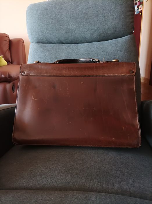 Vând geantā piele barbati 42x29 cm