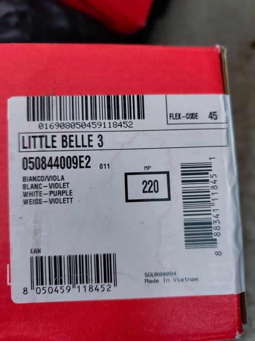 Vând clăpari Little Belle 3, mărime 35.5
