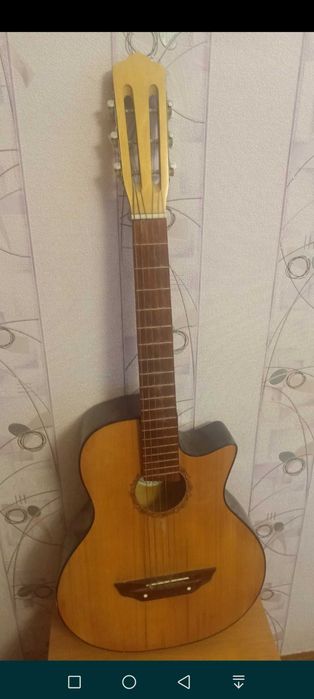 Гитара 6 струнная