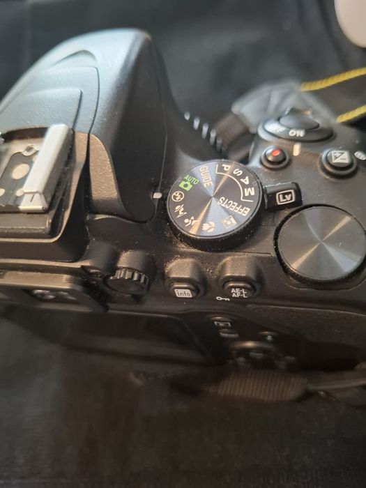 Aparat foto Nikon 3500 si obiectiv