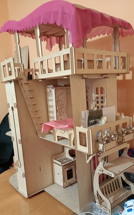 Кукольный дом для Барби