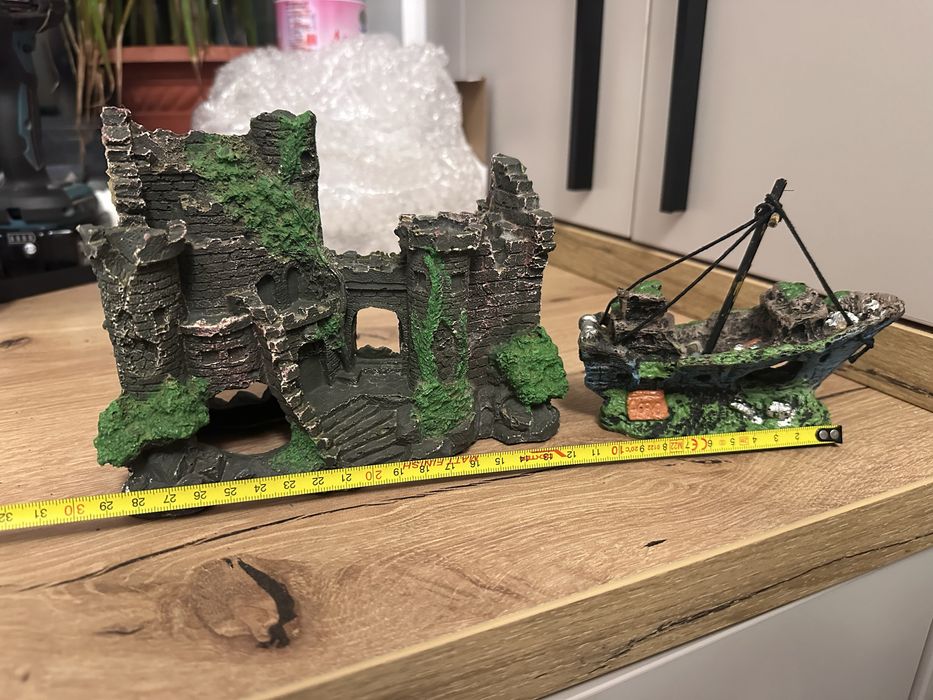 Decoratiunii acvariu de calitate, castel si corabie