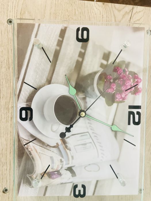 Мяч для фитнеса,часы,замок для велосипеда,бижутерия брошки