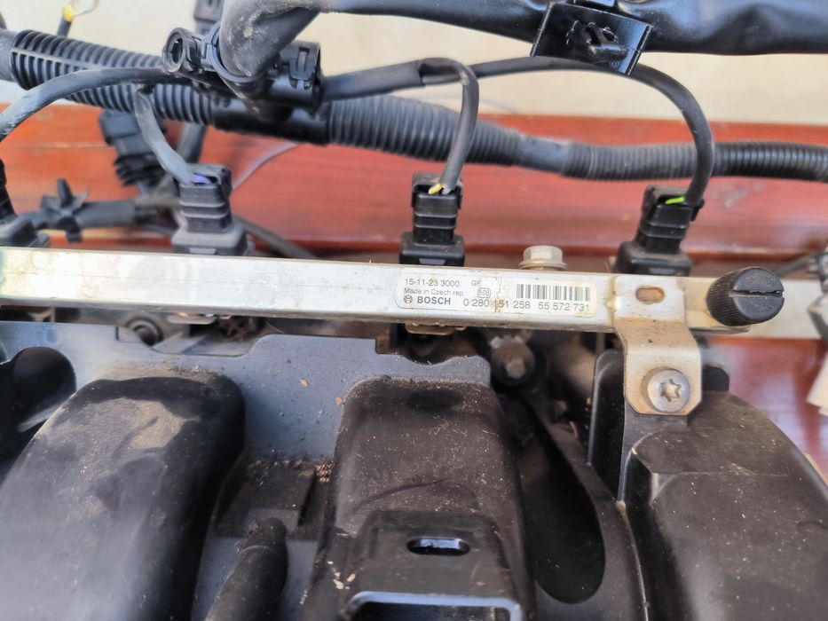 Opel Meriva B Колектор дюзи дроселова клапа