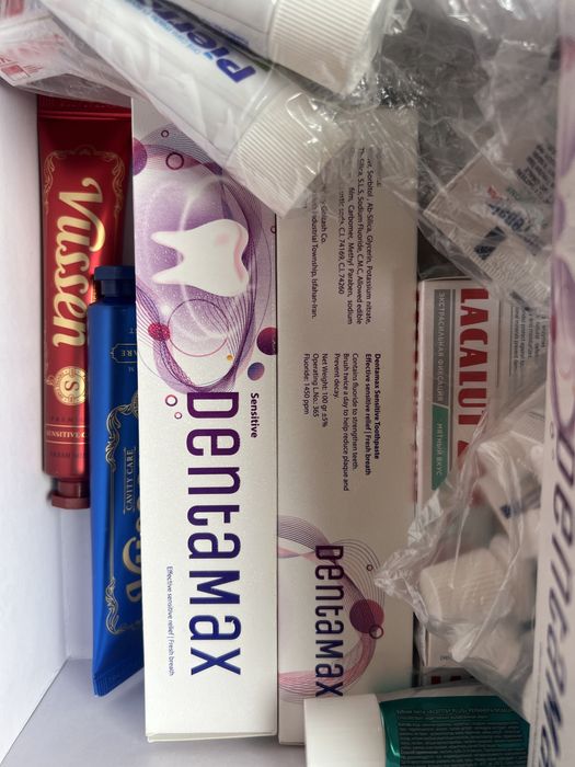 Зубные пасты разные