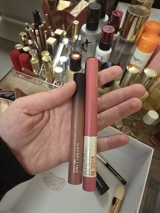 40лв Кутия пълна с продукти Nyx Revolution Catrice The balm