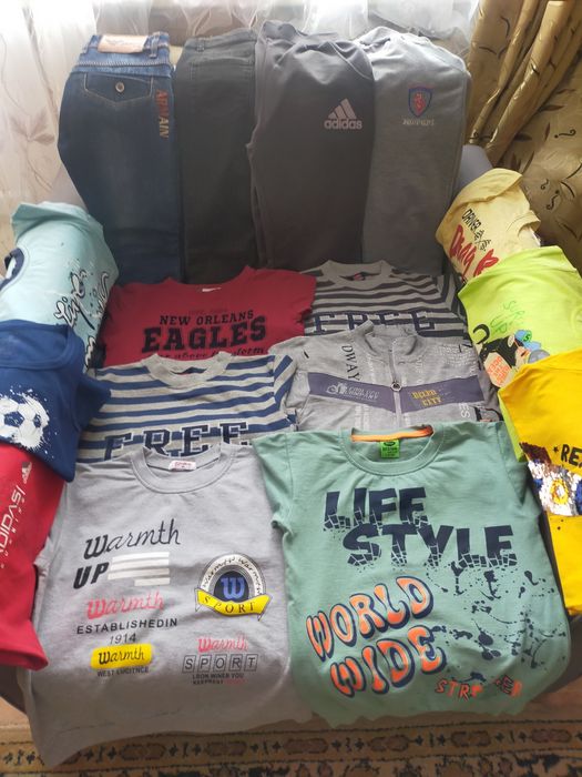 Вещи детские футболки, кофты