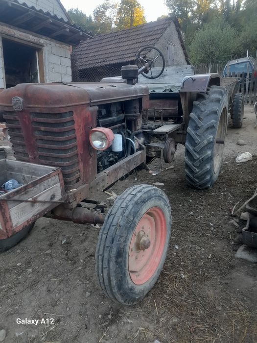 Tractor 650 utos