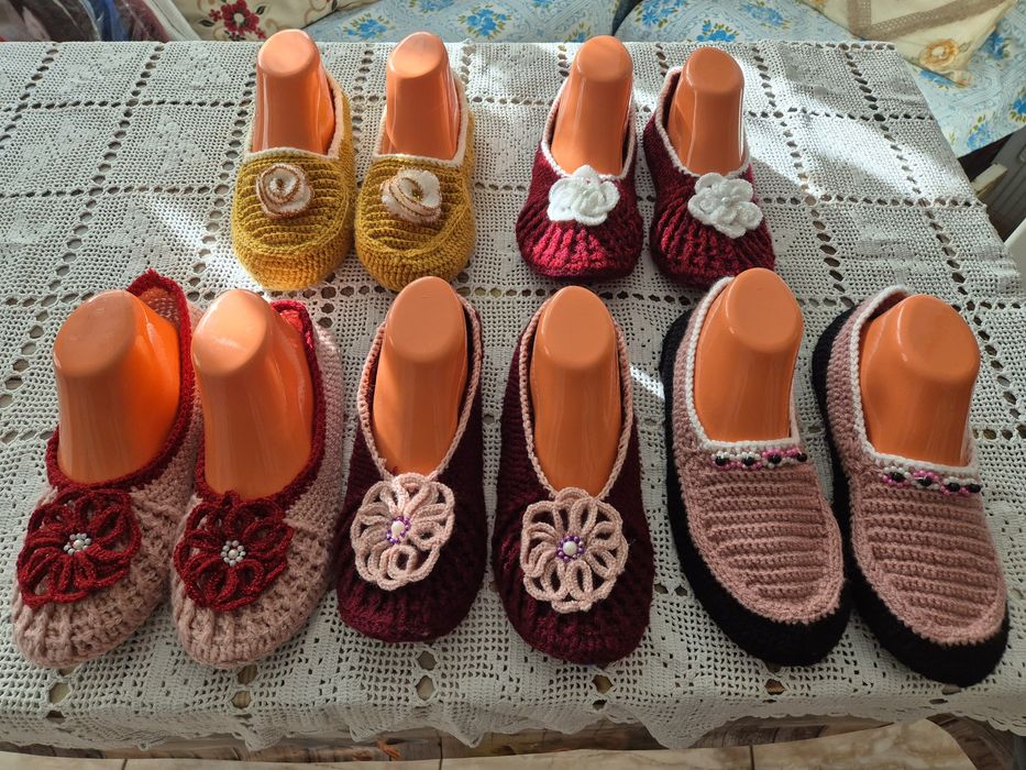 Ръчно плетени терлици с подметка