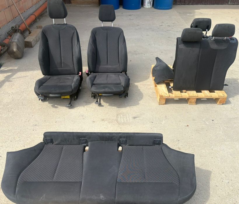 Interior bmw seria 1 f20 M sport alcantara