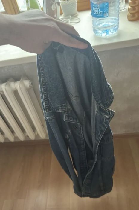 Продам джинсовку мужскую