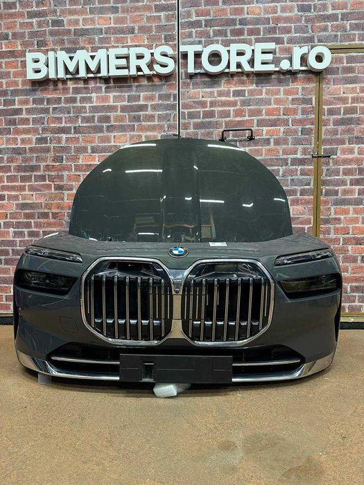 Bara fata completa BMW Seria 7 G70 i7 740d grila iluminata