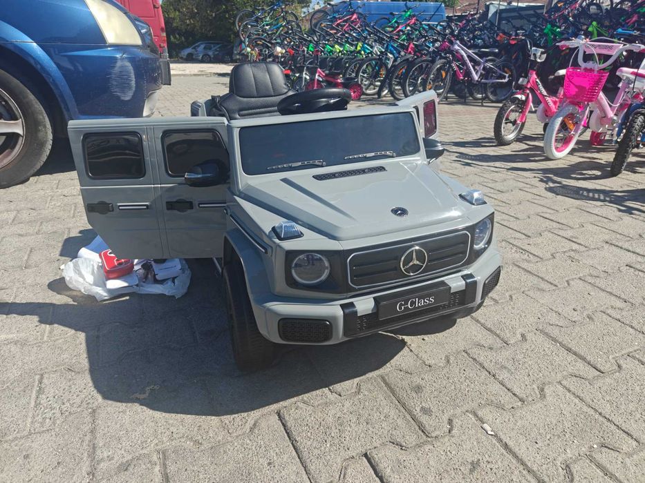 MERCEDES Акумулаторен джип Mercedes-Benz G580 сив