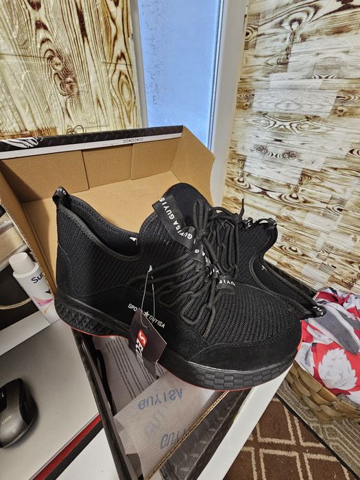 Мъжки,дишащи работни обувки с метално бомбе ук9