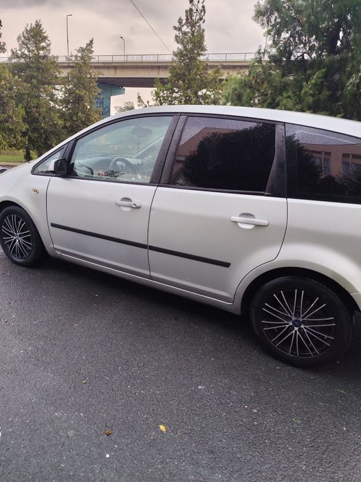 Ford C-max, an 2008,1.8 tdci,cutie manuala,dublu climateric.navigatie .acte la zi,se oferă fiscal,pret 2100 euro