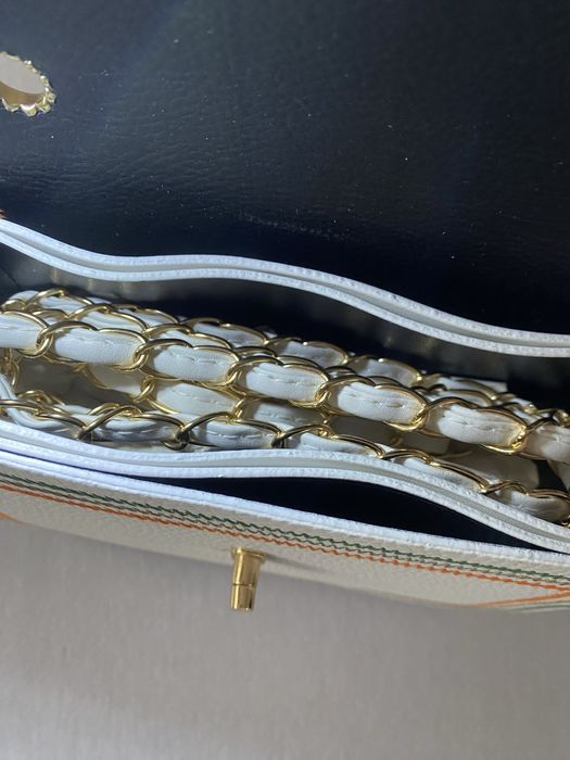 Бяла дамска чанта