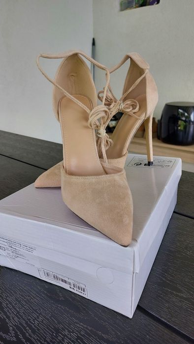 Pantofi crem, 37