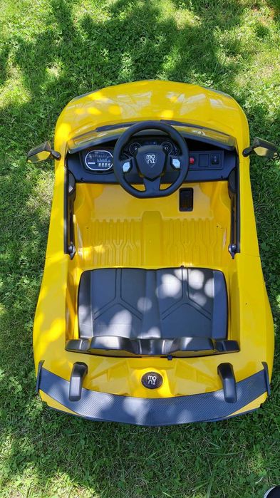 Моторна детска кола