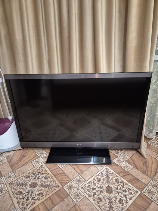 Продам телевизор LG