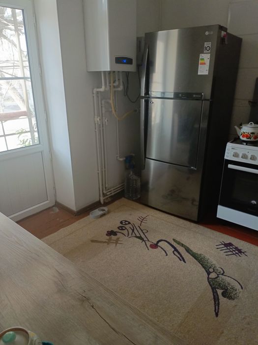 Продам 2х. Ком. Кв.в Чирчике, Центр.