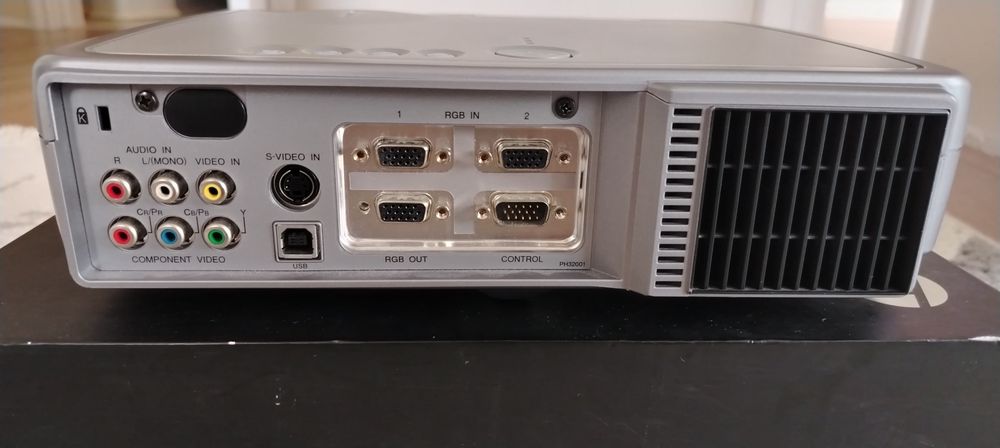 Проектор HITACHI