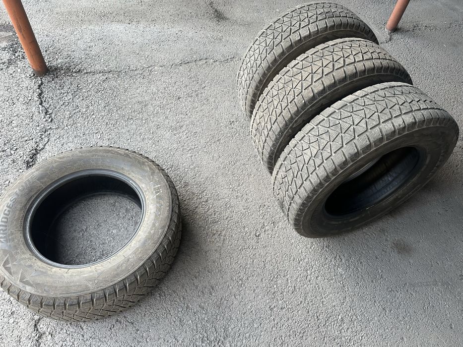 BRIDGESTONE шины 265,65,17
