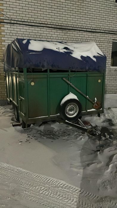 Продам прицеп коневозка