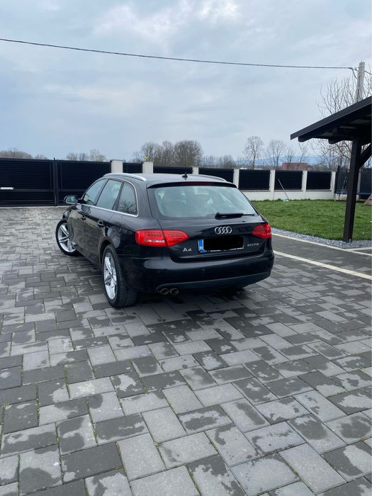 Audi A4 B8  CUTIE AUTOMATA 2.0 TDI 2011