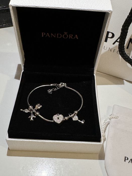 Продам браслет Pandora