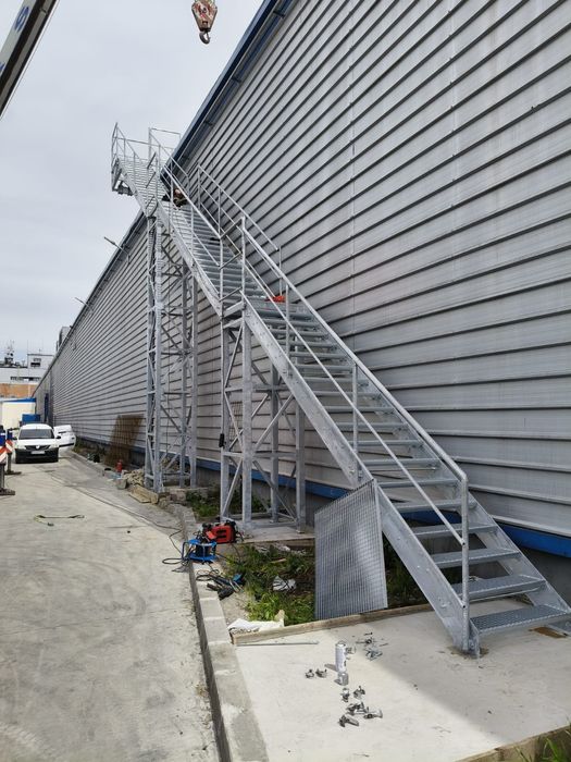 Scări de exterior galvanizate industriale